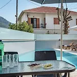 Ξενοδοχείο με διαμερίσματα Blue Star 4*