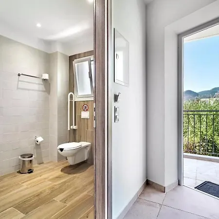 Blue Star Nydri (Lefkada)